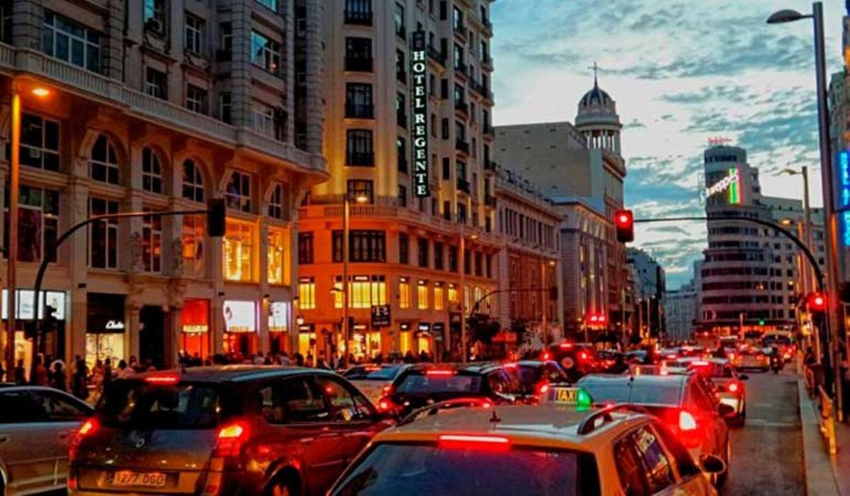 Se recomienda planificar los desplazamientos con antelación y, si es posible, optar por el transporte público o itinerarios alternativos durante las horas en las que están previstas las concentraciones