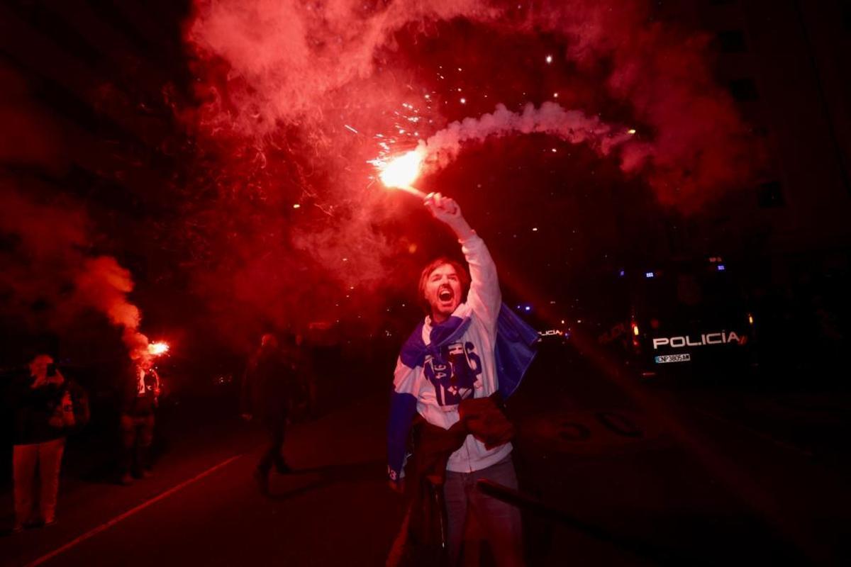 Las aficiones del Oviedo y el Sporting calientan motores antes del derbi