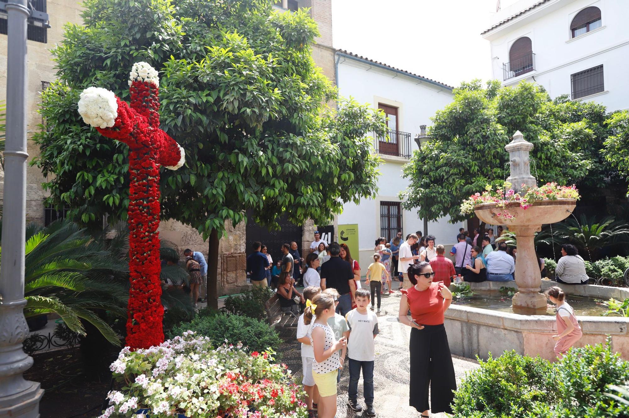 Córdoba disfruta de lo lindo de su penúltimo día de Cruces