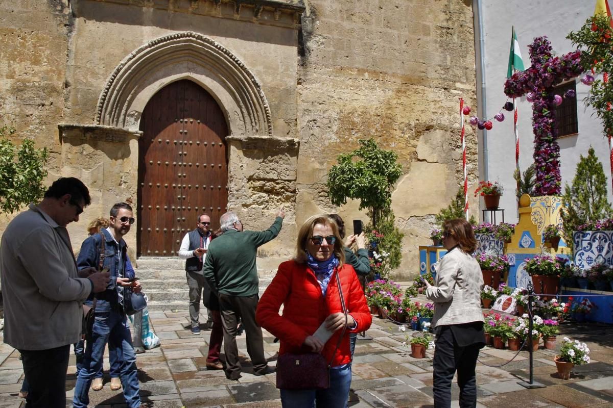 Las cruces, en la recta final