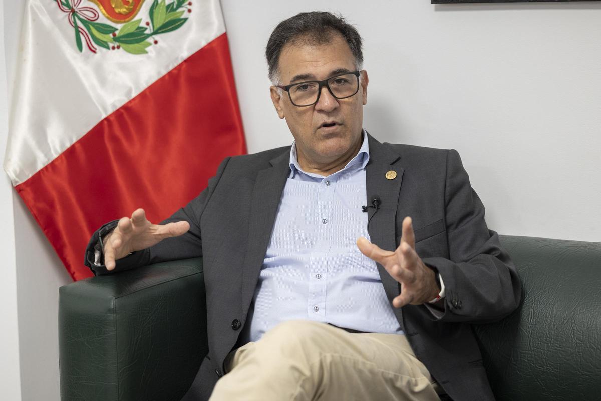René Zevallos, cónsul peruano en Canarias.