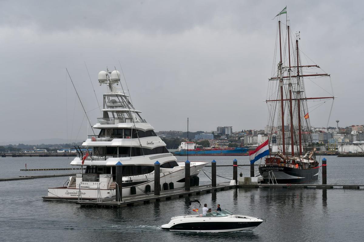 El yate Special One hace parada en A Coruña
