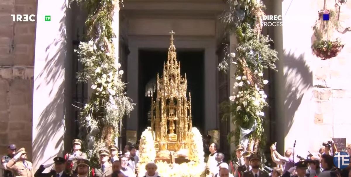 Así ha sido la salida de la Custodia de Arfe de la Catedral Primada