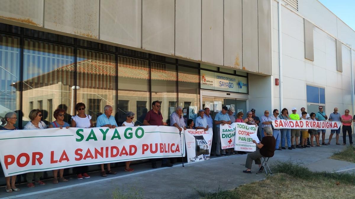 Vecinos de Sayago en la manifestación de este sábado
