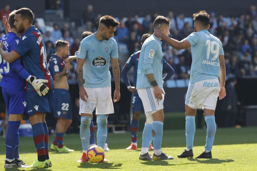 El Celta - Levante, en imágenes. // M.G. Brea | R. Grobas | EFE