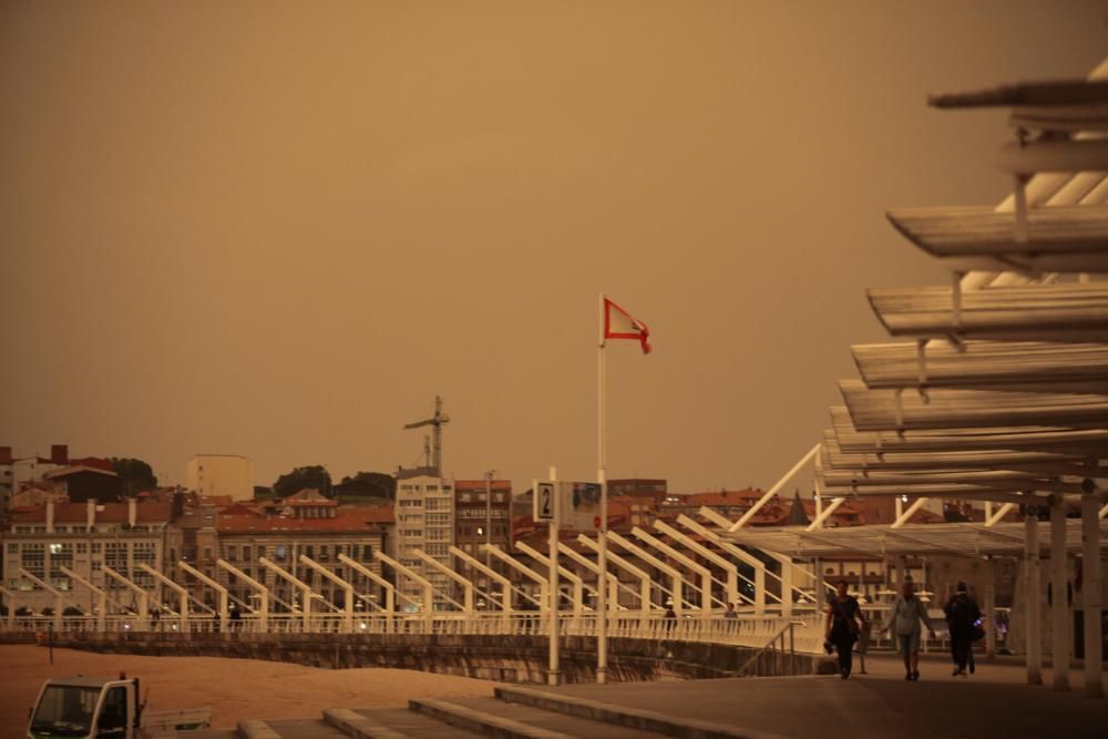 El humo de los incendios llega a Gijón