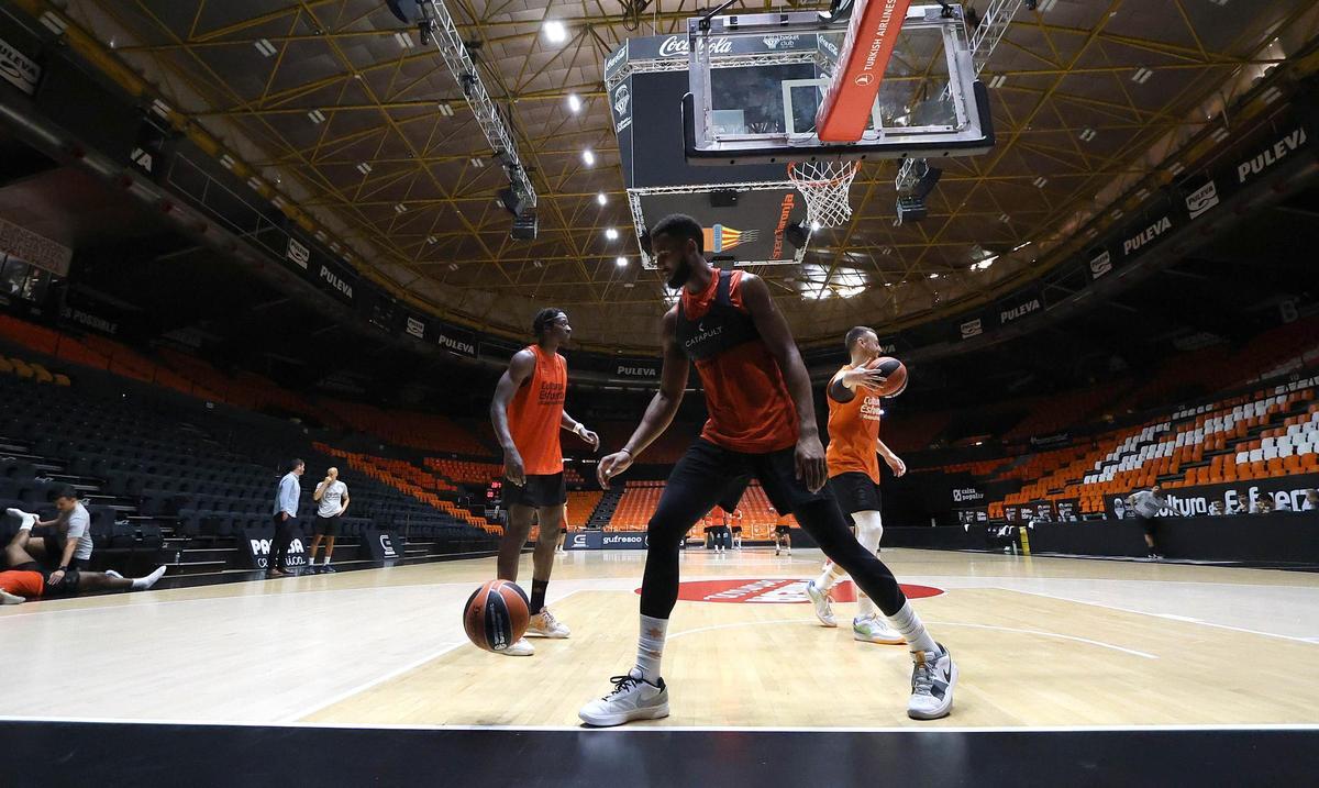 Entrenamiento del Valencia Basket previo al partido frente a Maccabi