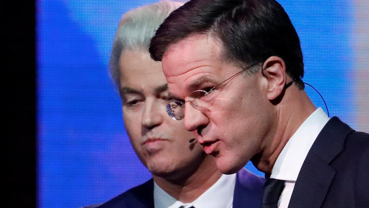 Rutte, ante Wilders, en una imagen de 2017.