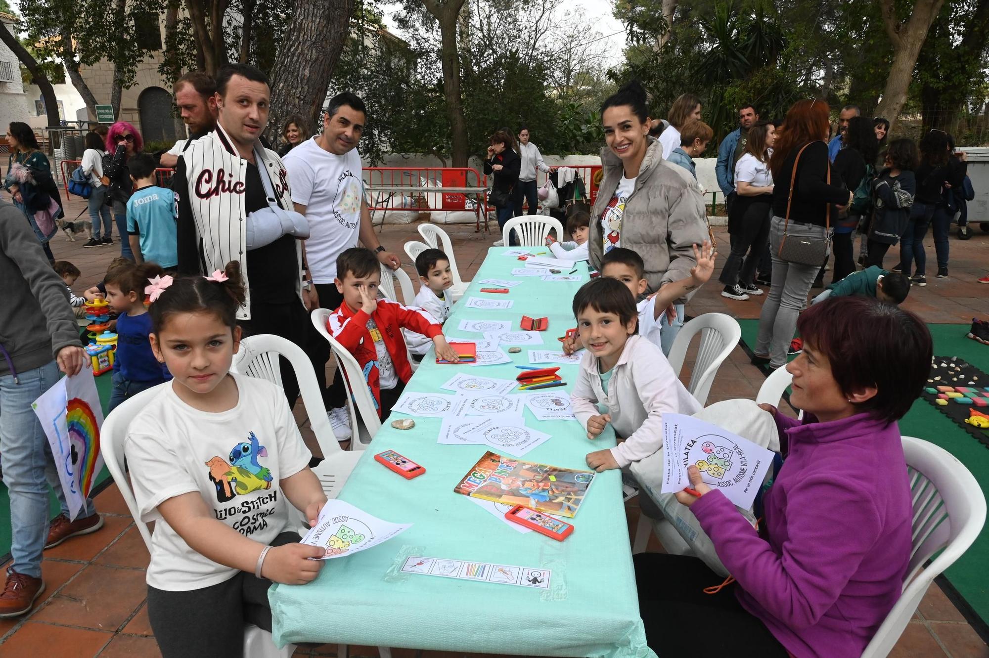 Fotos de la Festa de la Diversitat para visibilizar el autismo en Vila-real