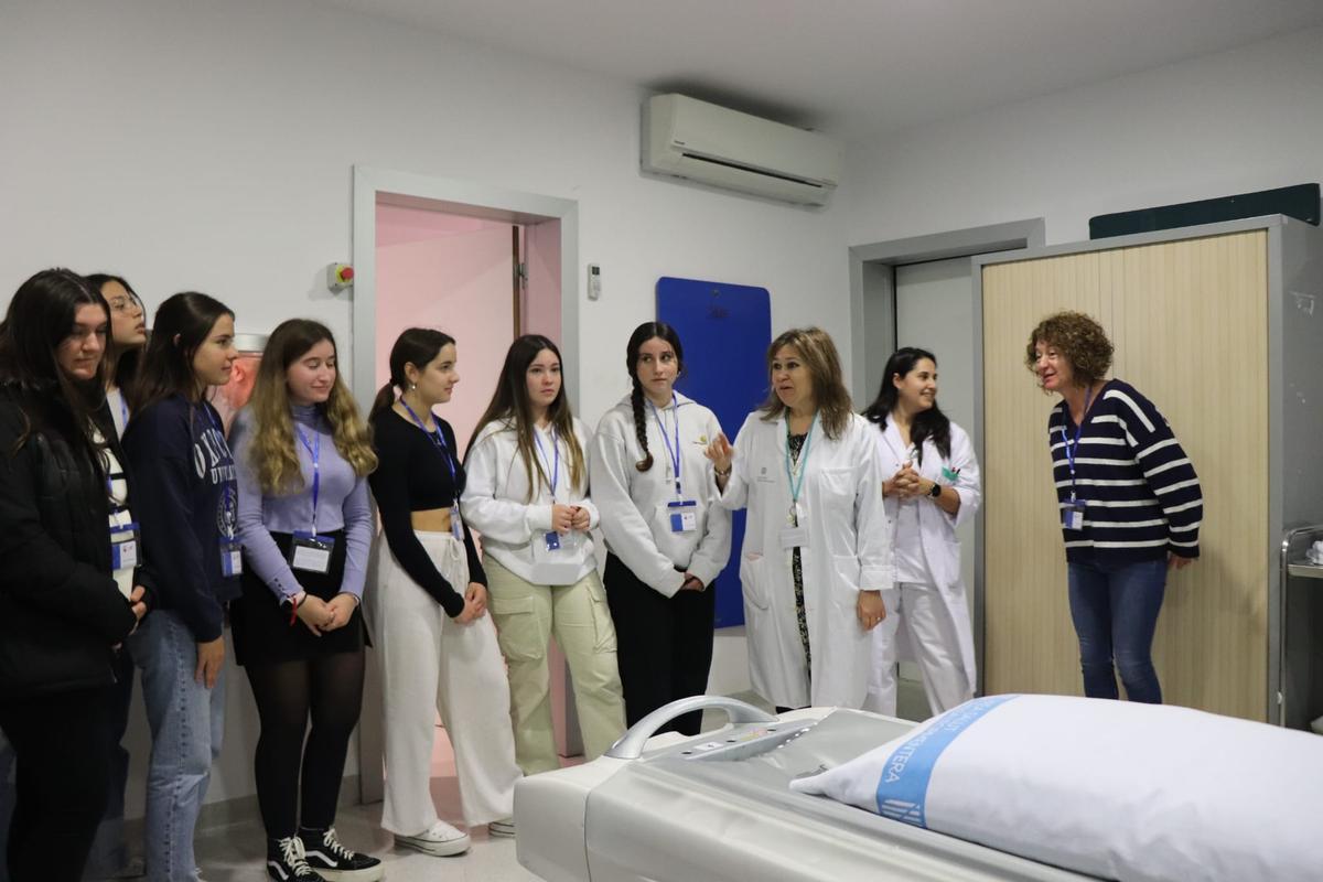 Descubre las imágenes de la excursión de Bachillerato al hospital Can Misses