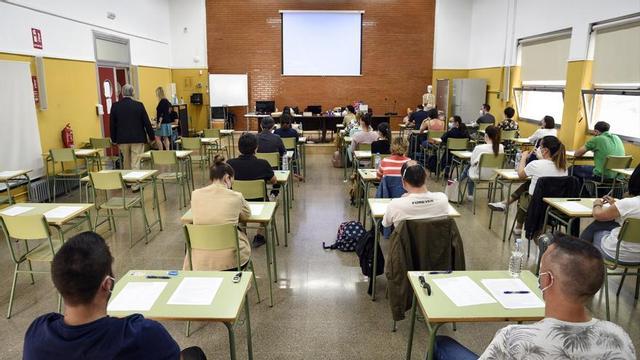 Un examen de oposiciones docentes, en una imagen de archivo.