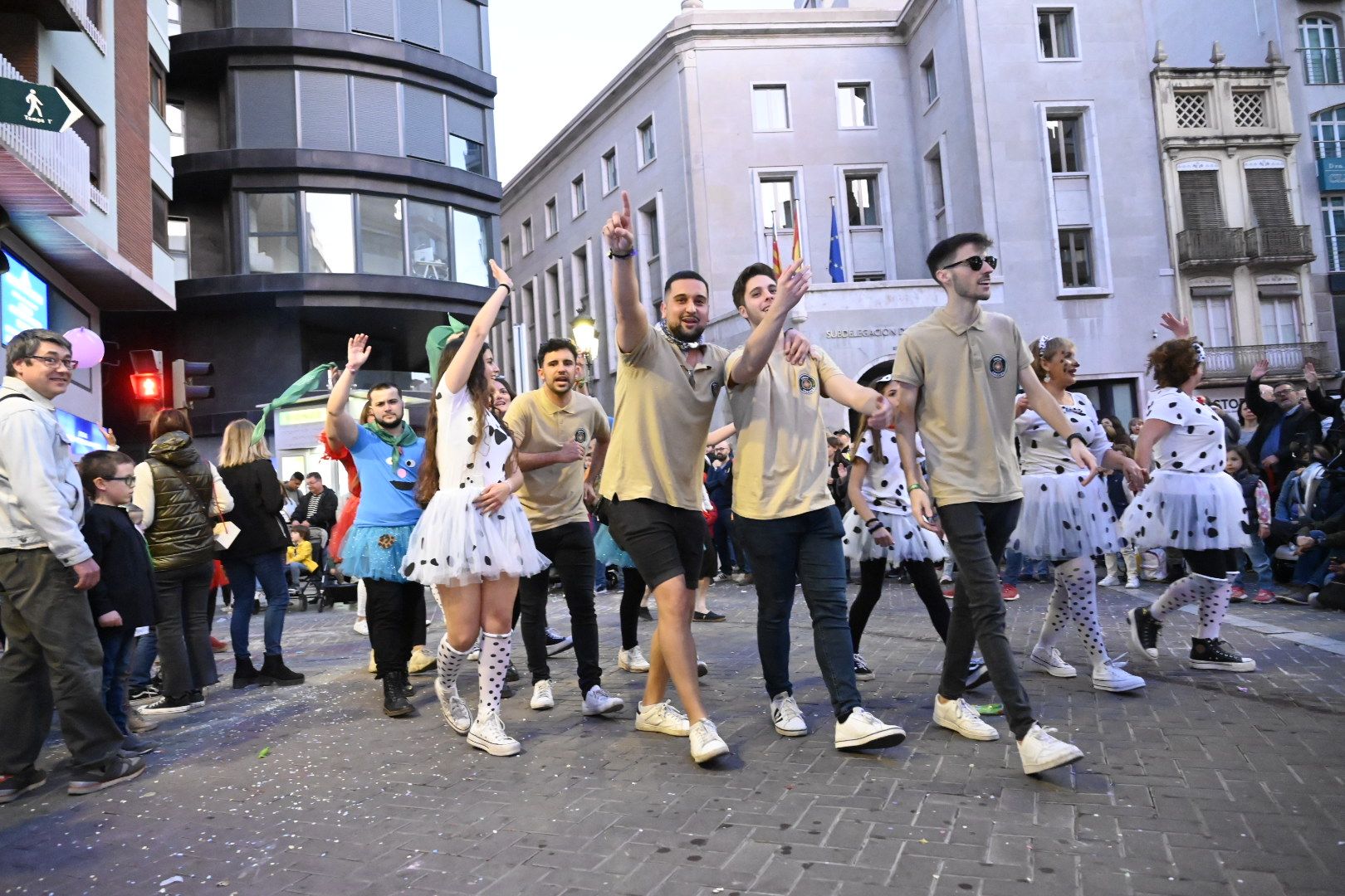 Desfile de collas y carros