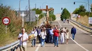 Nuevos aires en la fiesta del Cristo: la ermita de Corrales recupera un incensario olvidado en un cajón