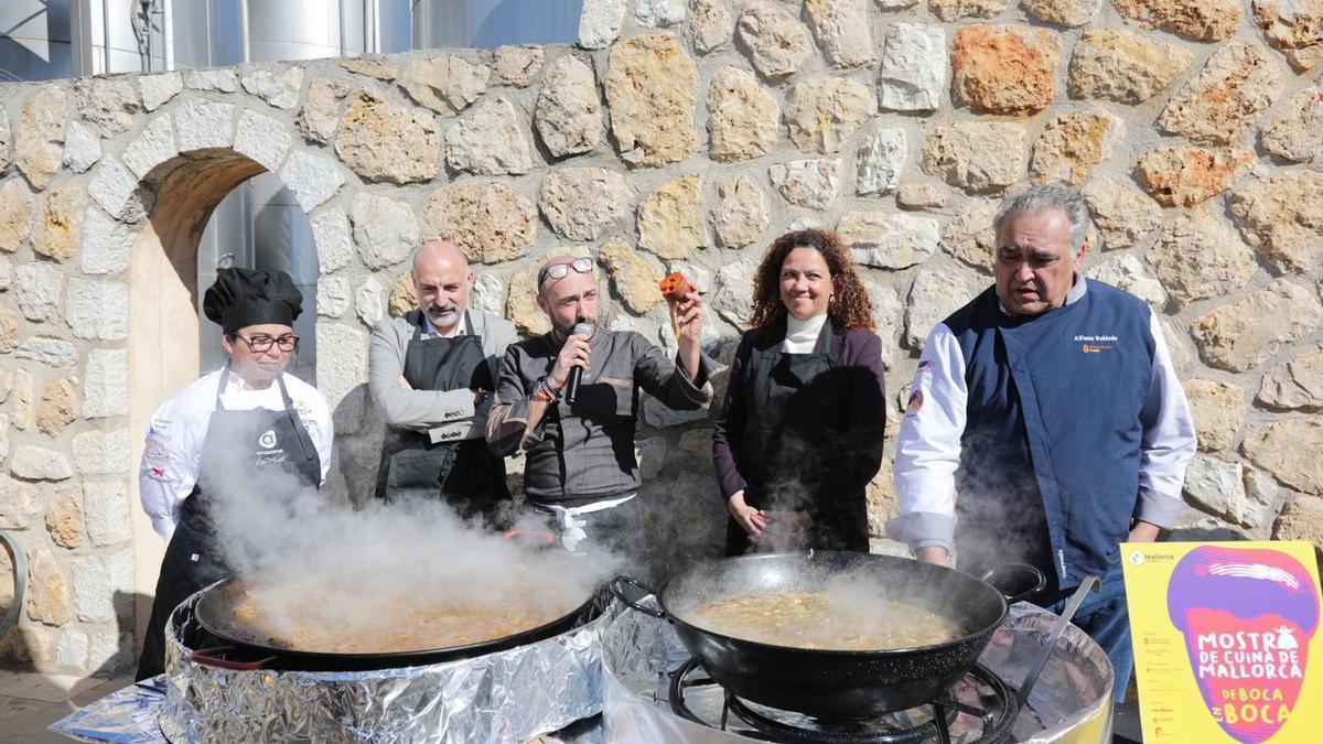 Ankündigung der Mostra de Cuina 2023 in der Bodega von Macià Batle.