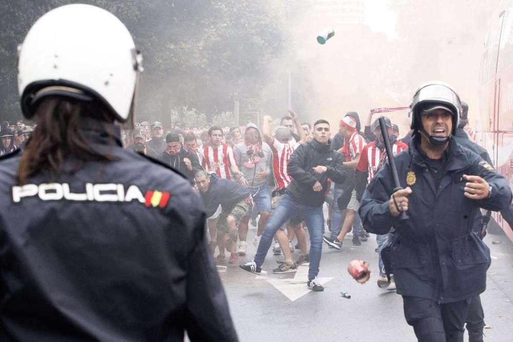 Incidentes antes del derbi entre Real Sporting y Real Oviedo