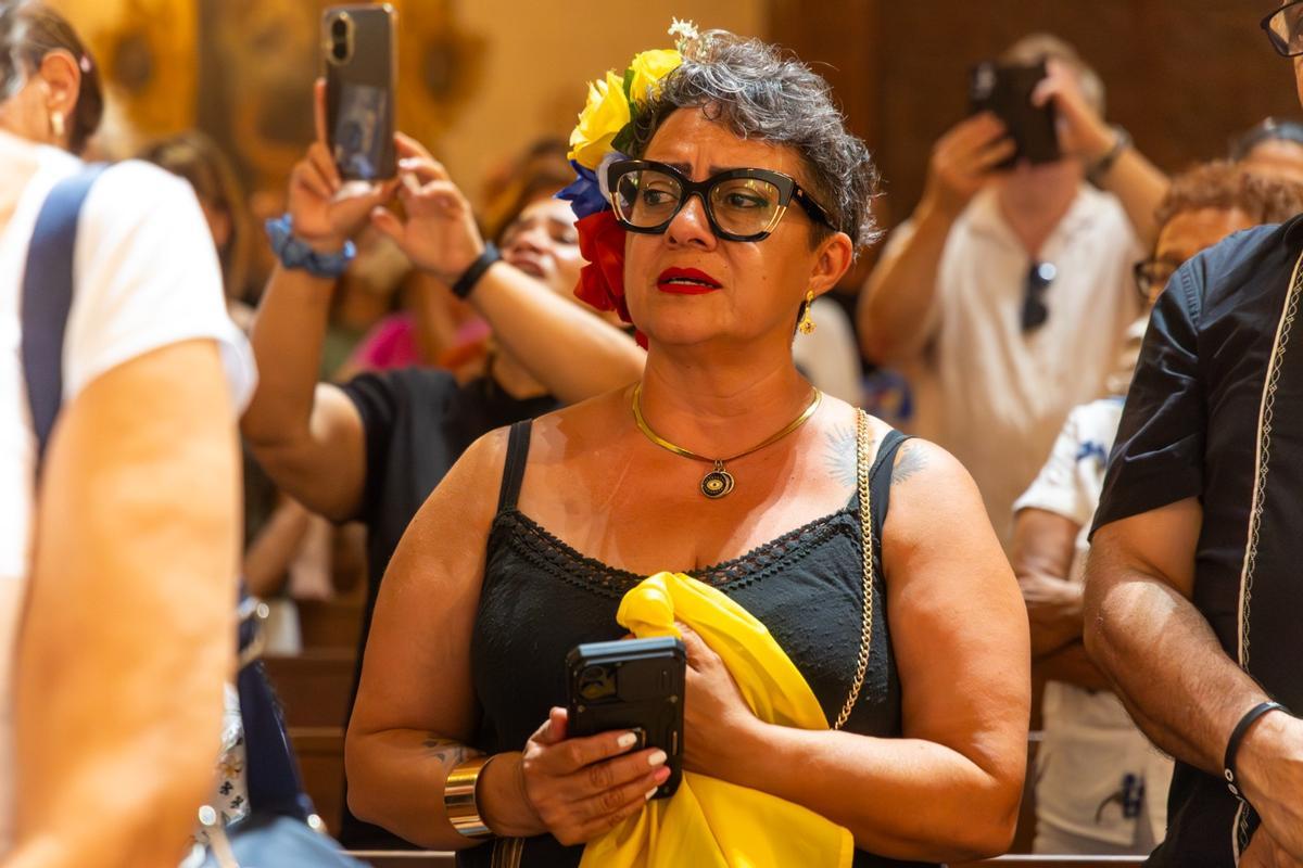 La venezolana Glorimary Hl, durante la misa que se ofició  en la Concatedral de Alicante esta pasada semana por las víctimas.