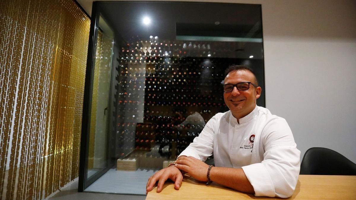 El cocinero Kisko García, en el restaurante Choco de Córdoba.