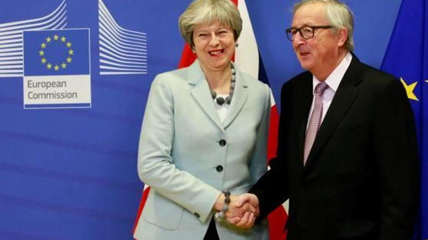 May i Juncker van informar sobre l&#039;important acord entre el Regne Unit i la UE.