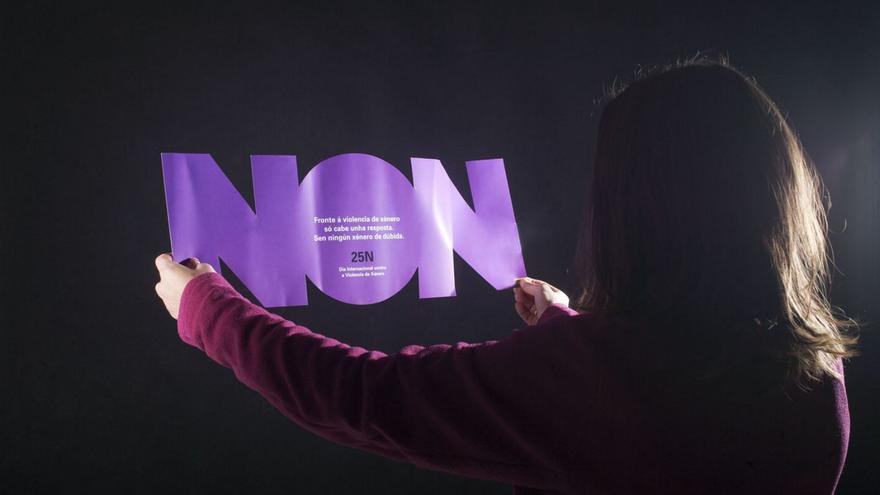 Un acto organizado en A Estrada con motivo de 25N. |  Bernabé