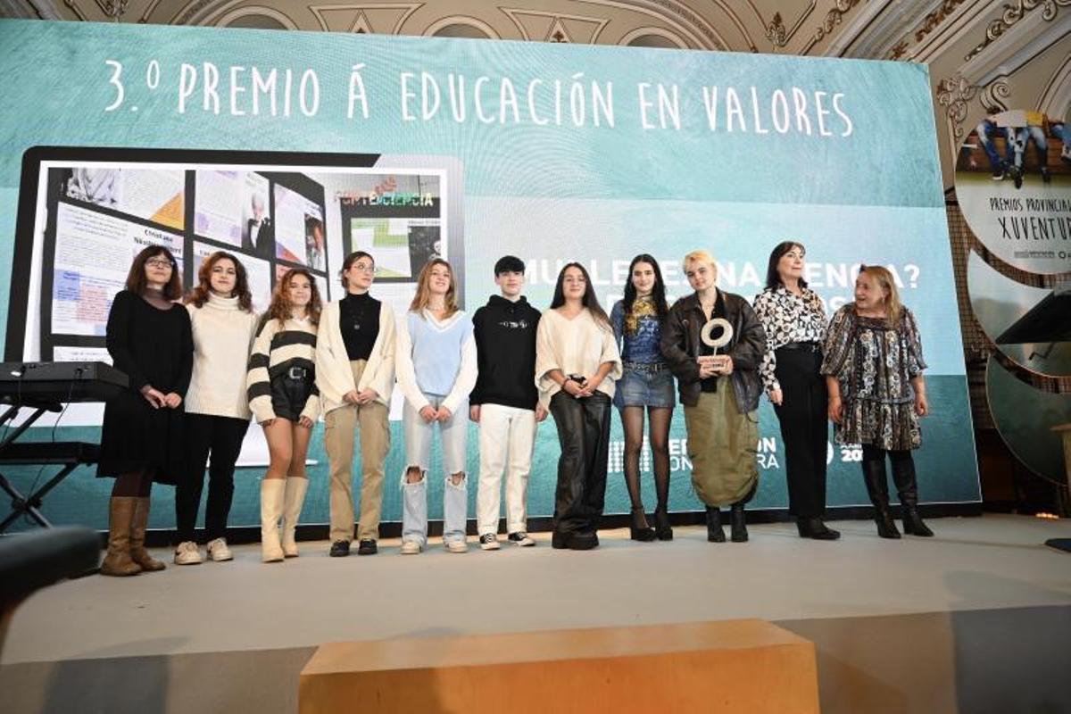 Alumnos del IES Frei Martín Sarmiento premiados en Educación en valores.   | // RAFA VÁZQUEZ