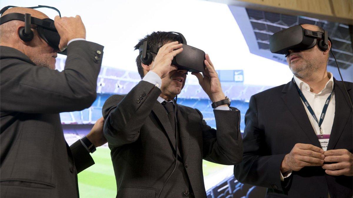 Bartomeu, con las gafas de realidad virtual