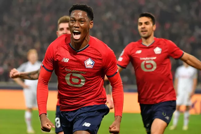 El Barça, atento al delantero Jonathan David