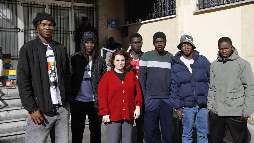 El Centro Temporal de Migrantes de Sotrondio es seguro y no tiene desperfectos que comprometan su estabilidad