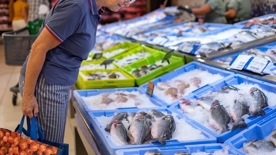 Este es el motivo por el que la pescadería tiene cajas verdes y otras azules: ¡La gran diferencia!