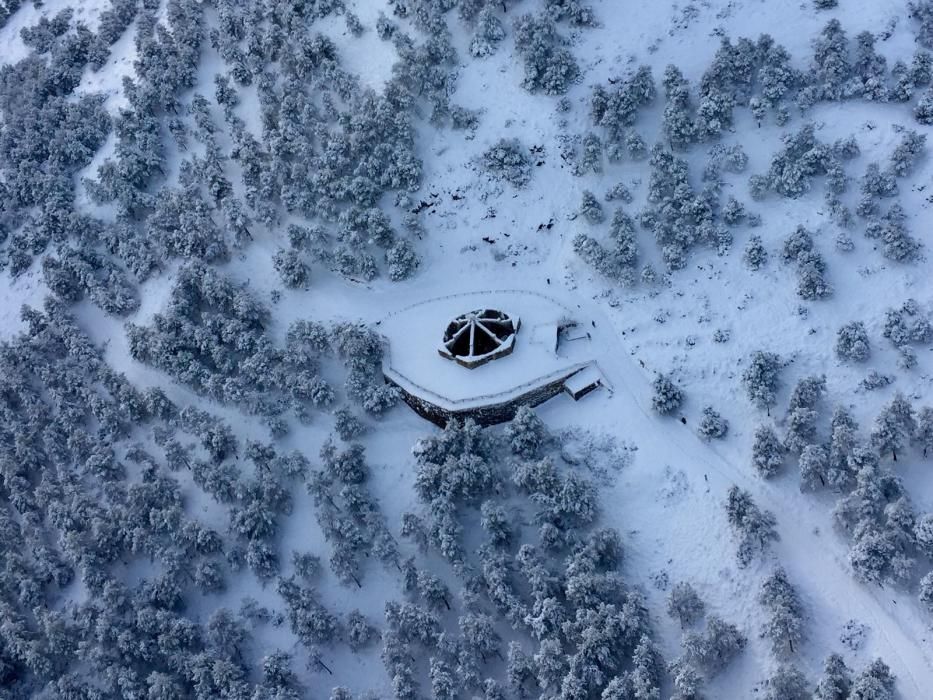 El temporal de nieve desde el cielo