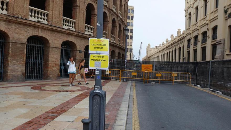 Comerciantes y vecinos, en pie de guerra por el corte de la calle Alicante