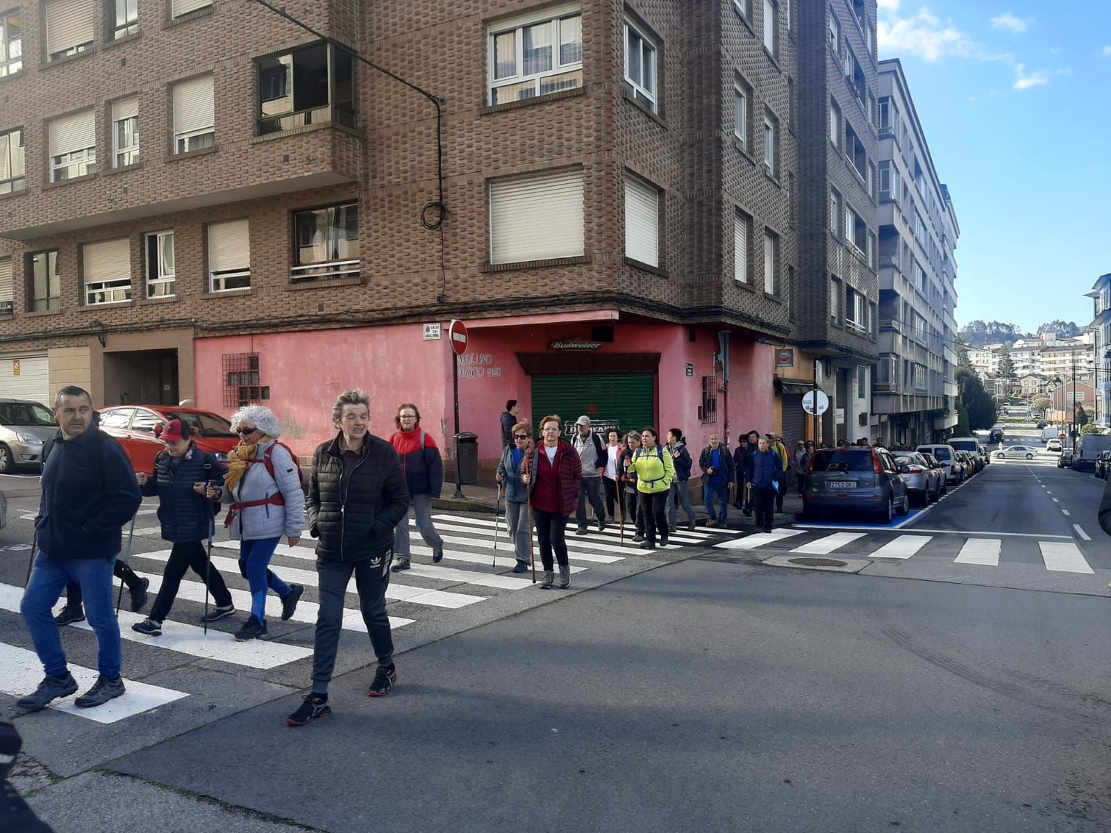 Exitosa salida a la Peña Careses: decenas de vecinos se suman a la marcha del grupo Picu Fariu