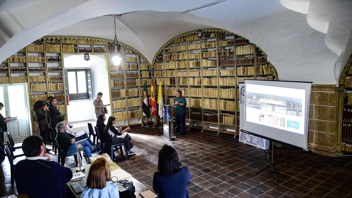 La biblioteca de Plasencia escondida a Napoleón, que ahora abre a las visitas