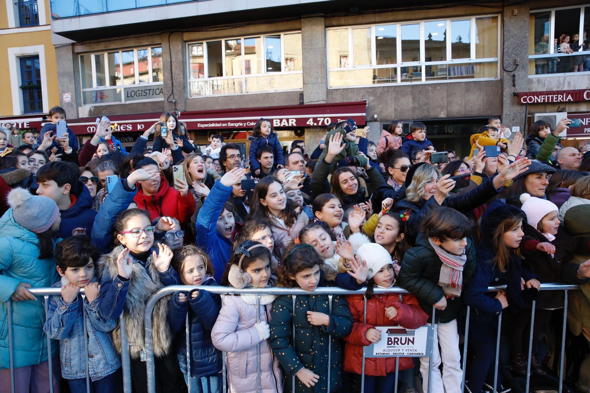 Así ha sido la llegada de los Reyes Magos a Gijón