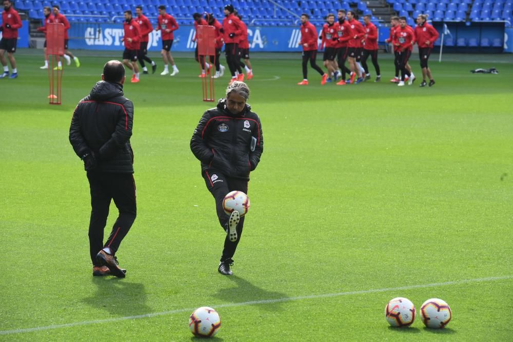 Los futbolistas realizaron ayer en Riazor la última sesión de entrenamiento antes del partido de esta tarde contra el Rayo Majadahonda.