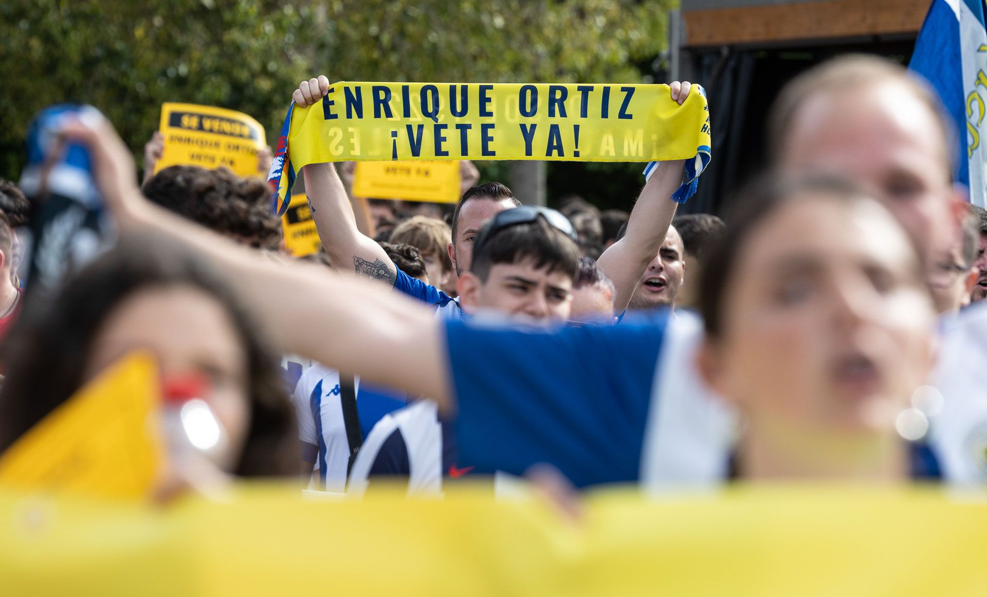 Protestas dentro y fuera del estadio del Rico Pérez