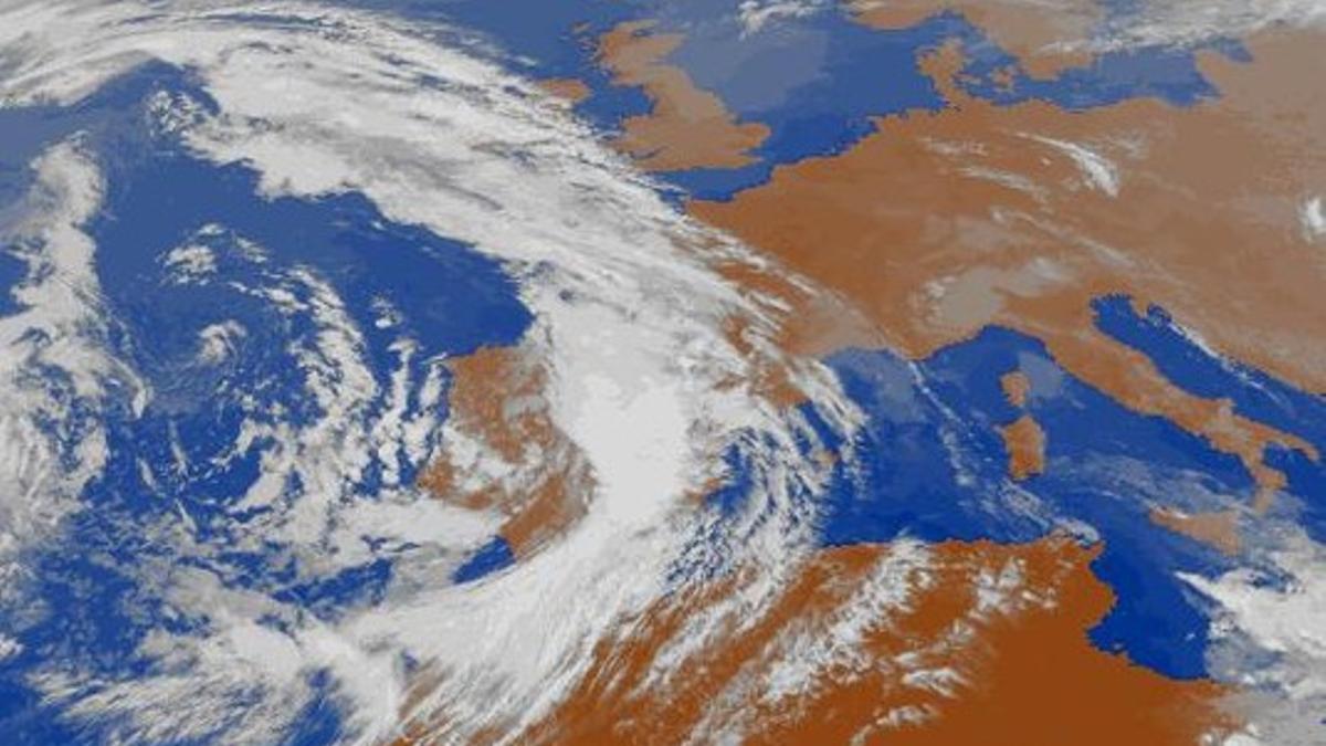 Imagen del satélite de la borrasca que se prevé que se refuerce sobre el Mediterráneo.