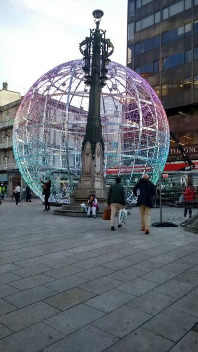 Una gran bola en Urzáiz por Navidad