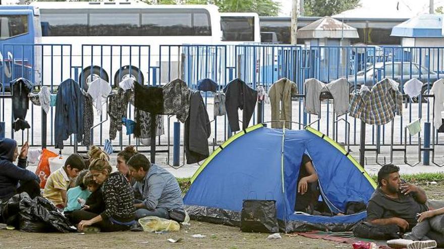 Refugiats a Belgrad a l&#039;espera de reprendre el seu viatge en direcció Europa