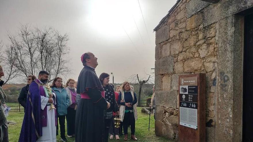 El obispo de Coria-Cáceres, Jesús Pulido, se acerca al tejido social y económico en su Visita Pastoral por el norte de la provincia