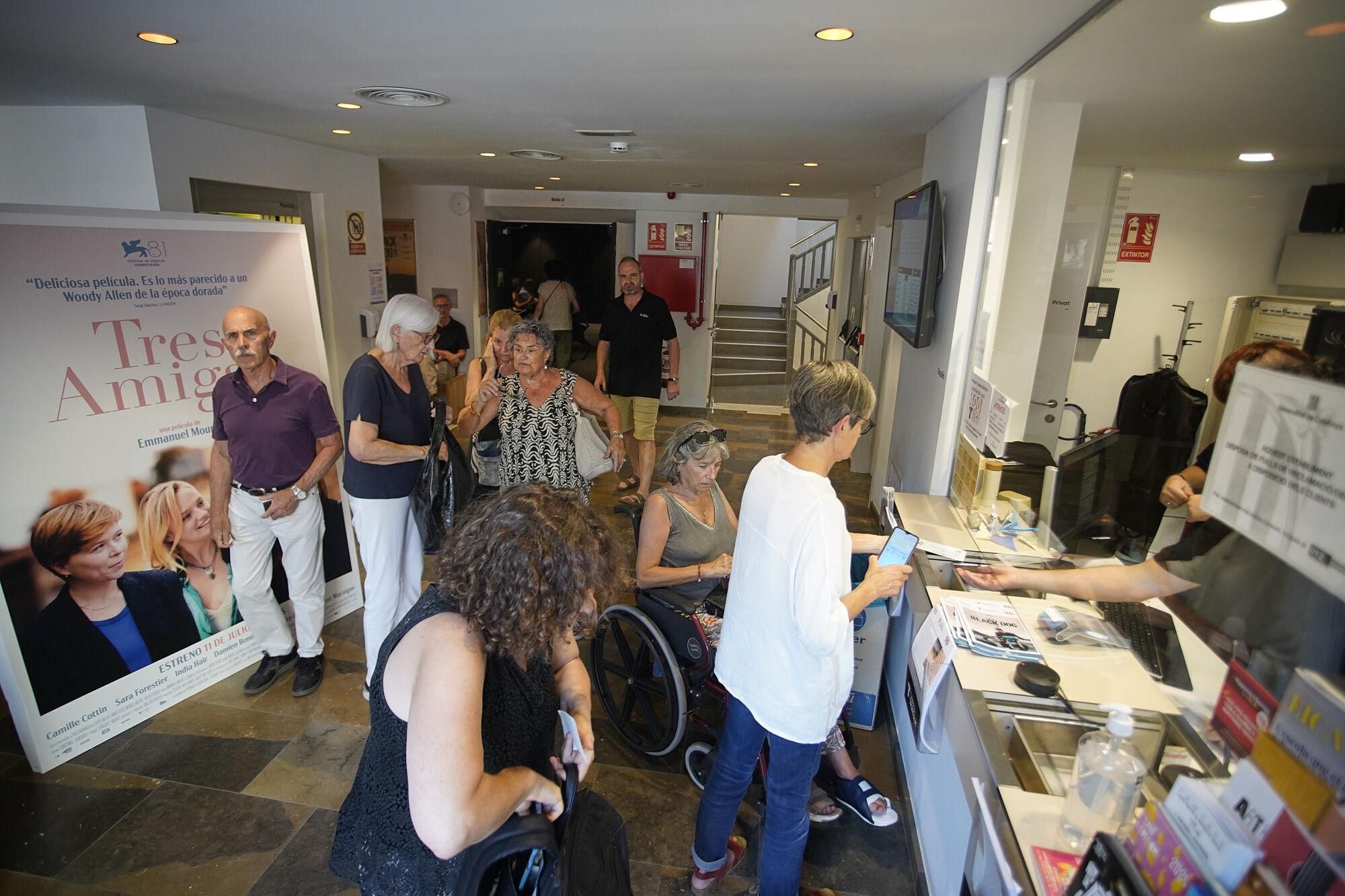 Girona cinema Truffaut projecció de "Tres amigas" un dels grans èxits del cinema independent aquest estiu