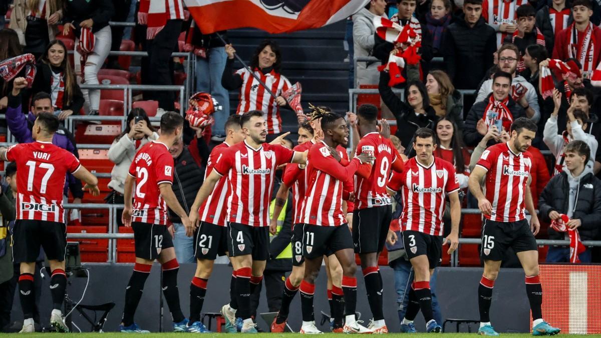 Nico Williams celebra el segundo gol del Athletic contra el Atlético