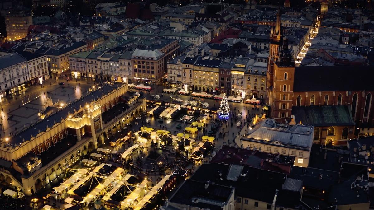 La Plaza del Mercado de Cracovia es uno de los rincones más especiales de la Navidad Polaca