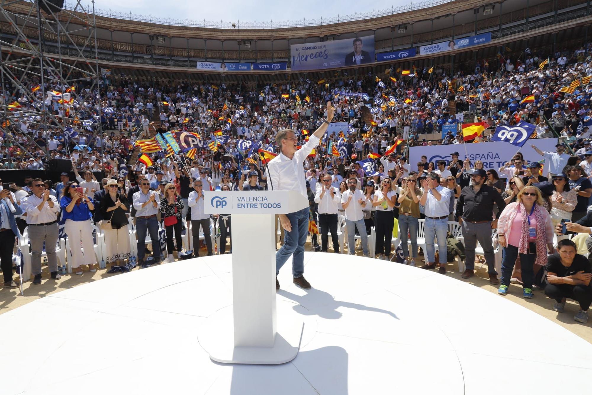 Mitin central del PPCV en la Plaza de Toros de València