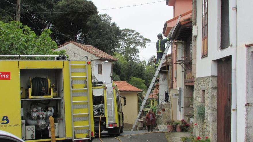 Intervención de los bomberos en Llanes.