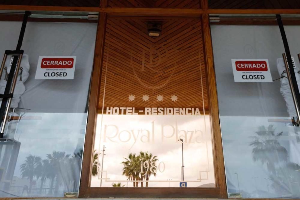 Hotel Royal Plaza cerrado.