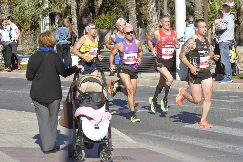 Hassane Ahouchar logra su cuarta victoria en el Medio Maratón de Elche