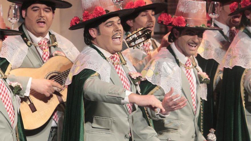 Actuación de una agrupación de carnaval en Córdoba.
