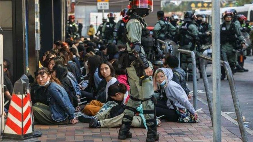 Violentos enfrentamientos en la Universidad Politécnica Hong Kong