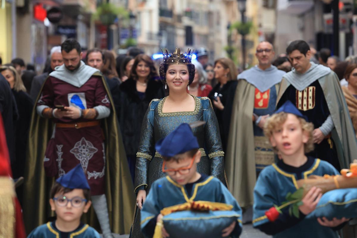 Na Violant d'Hongria: sueño medieval para Victoria Arcos en el 75º aniversario de la Germandat