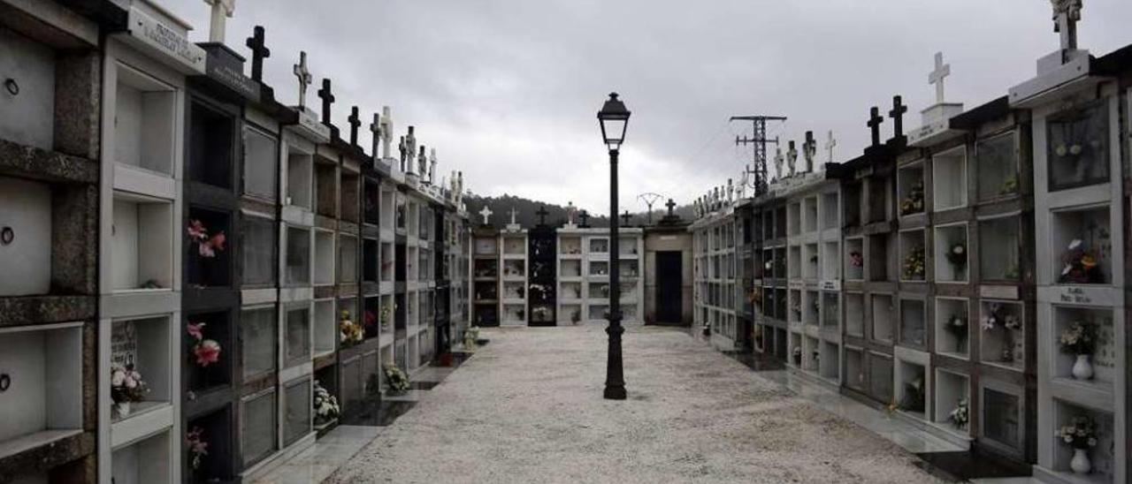 Una vista del cementerio municipal de San Martiño de O Grove.  // Muñiz